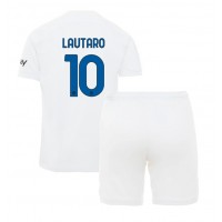 Inter Milan Lautaro Martinez #10 Replika babykläder Bortaställ Barn 2023-24 Kortärmad (+ korta byxor)